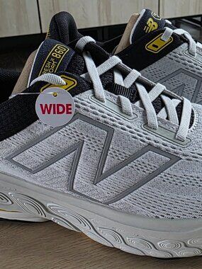 New Balance 860G14 size 10 wide